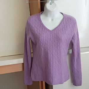 Cashmere Cable Knit V- Neck Sweater In Lavender sz S